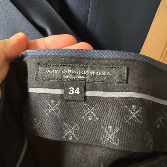John Varvatos 2 Piece Suit - Navy - 42R Jacket / 34 Pants - Picture 4 of 7